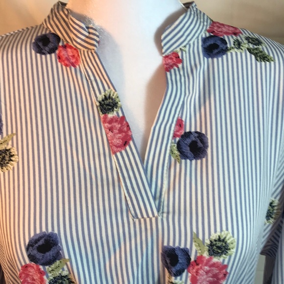 Shirt striped dress with bell sleeves * - Picture 5 of 8